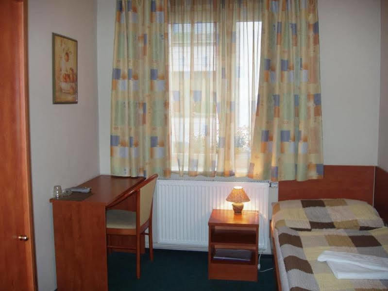 Hotel U Hvezdy Praga Esterno foto